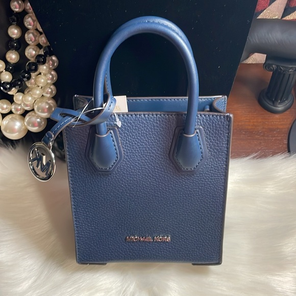 Michael Kors - Picture 2 of 5